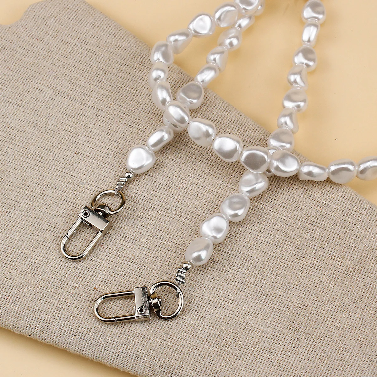 Mobile Phone Lanyard Luxury Pe - Pearl Trim Chain のレビューと価格