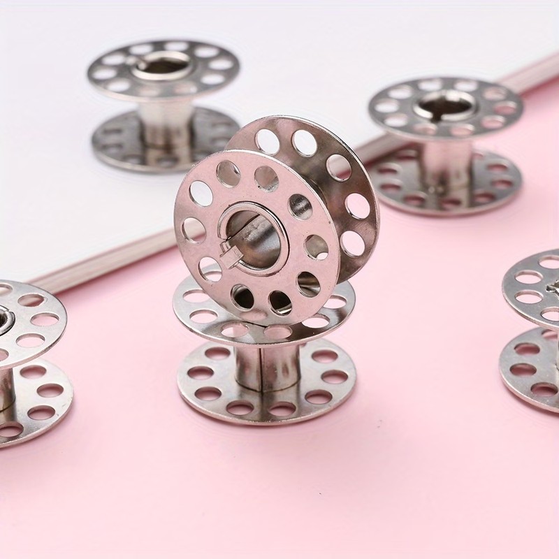 94Pcs Rustproof Metal Bobbins, - Embroidery Craft のレビューと価格