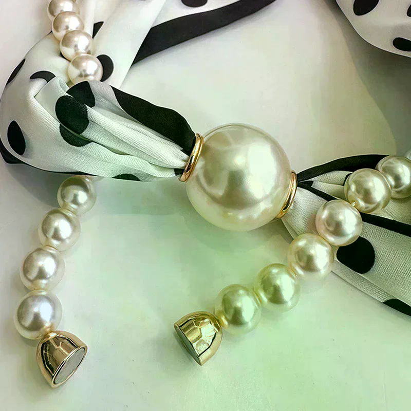 Magnetic Narrow Elegant Satins - Pearl Trim Chain のレビューと価格