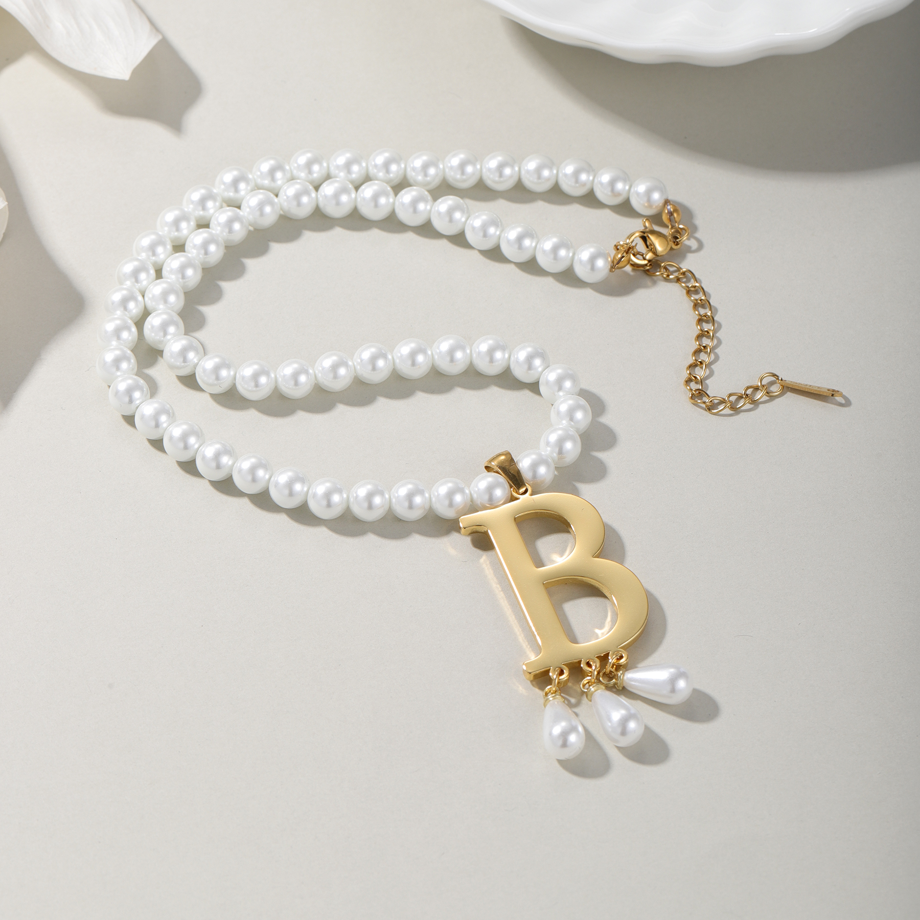 Customized Initial Pendant Lux - Pearl Trim Chain のレビューと価格