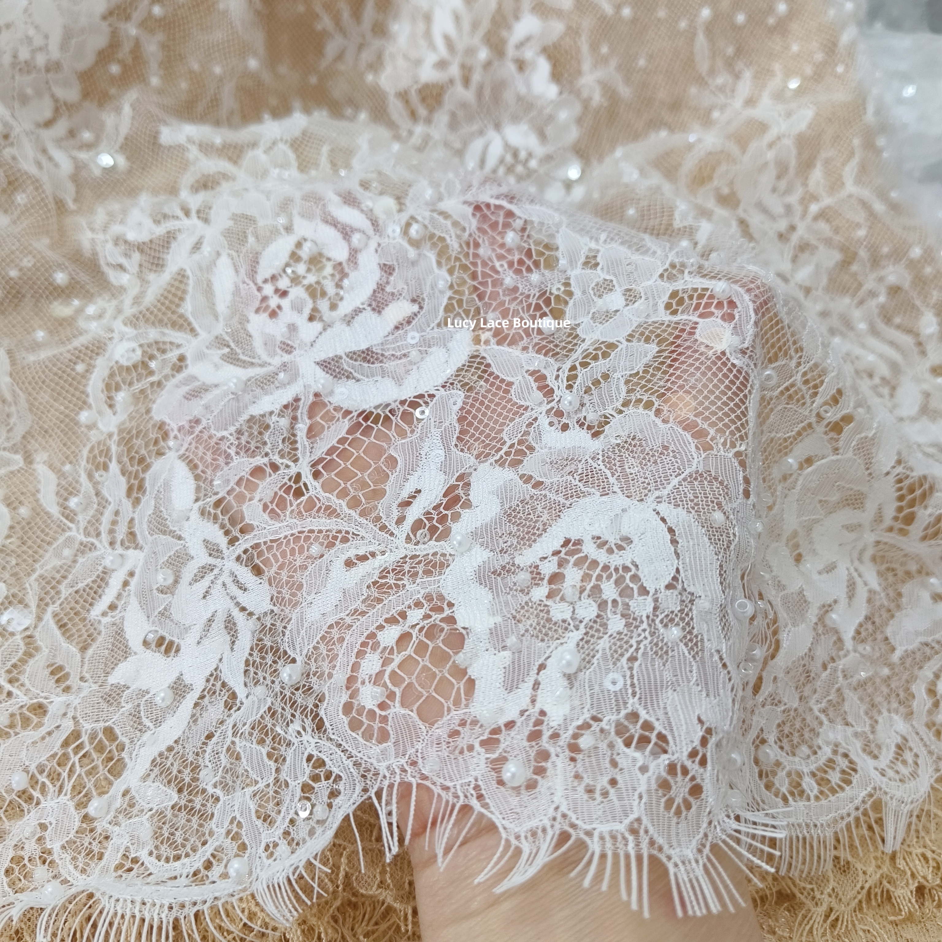 1 Panel 1.5M Wide 3M Long Off  - Sequin Fabric Panel のレビューと価格