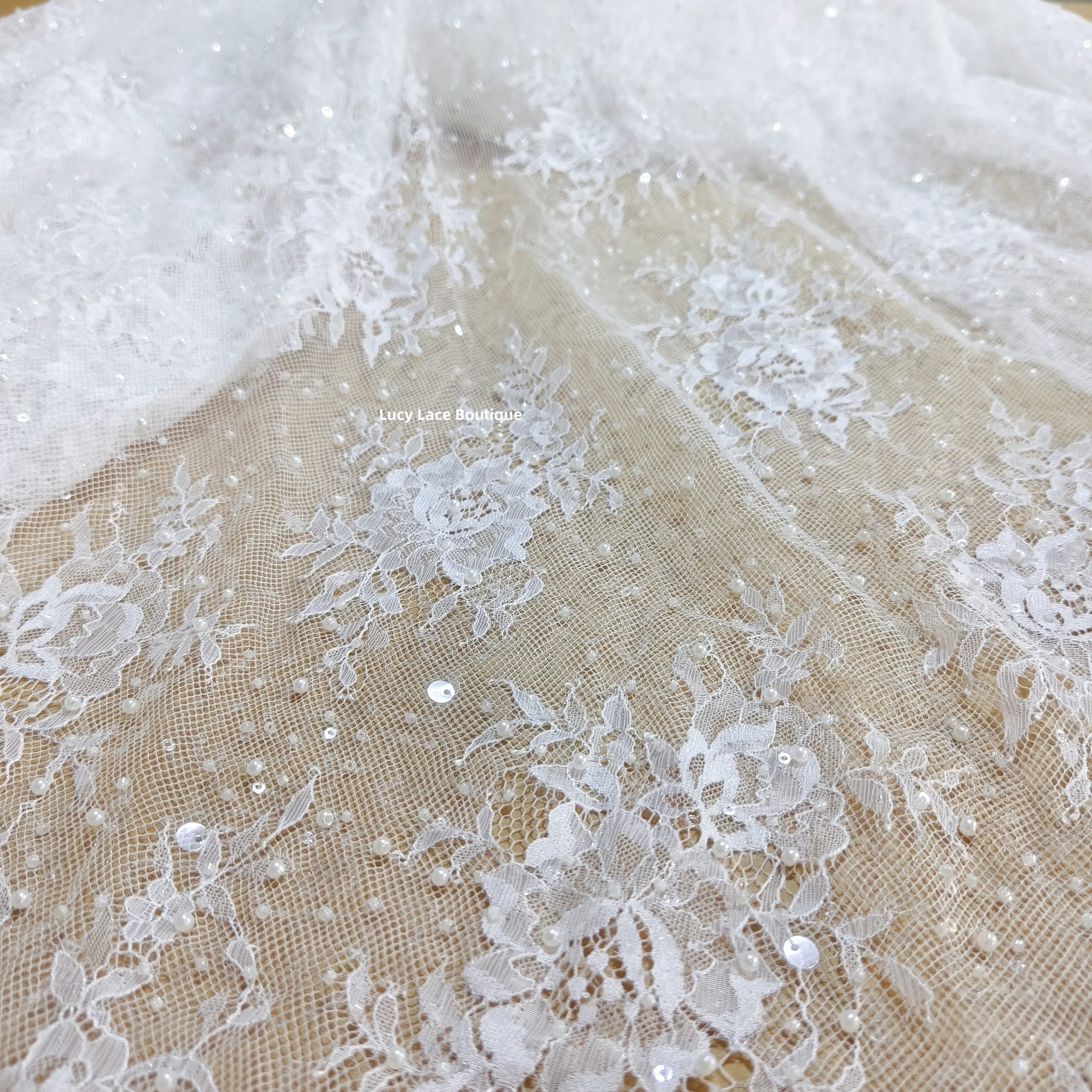 1 Panel 1.5M Wide 3M Long Off  - Sequin Fabric Panel のレビューと価格