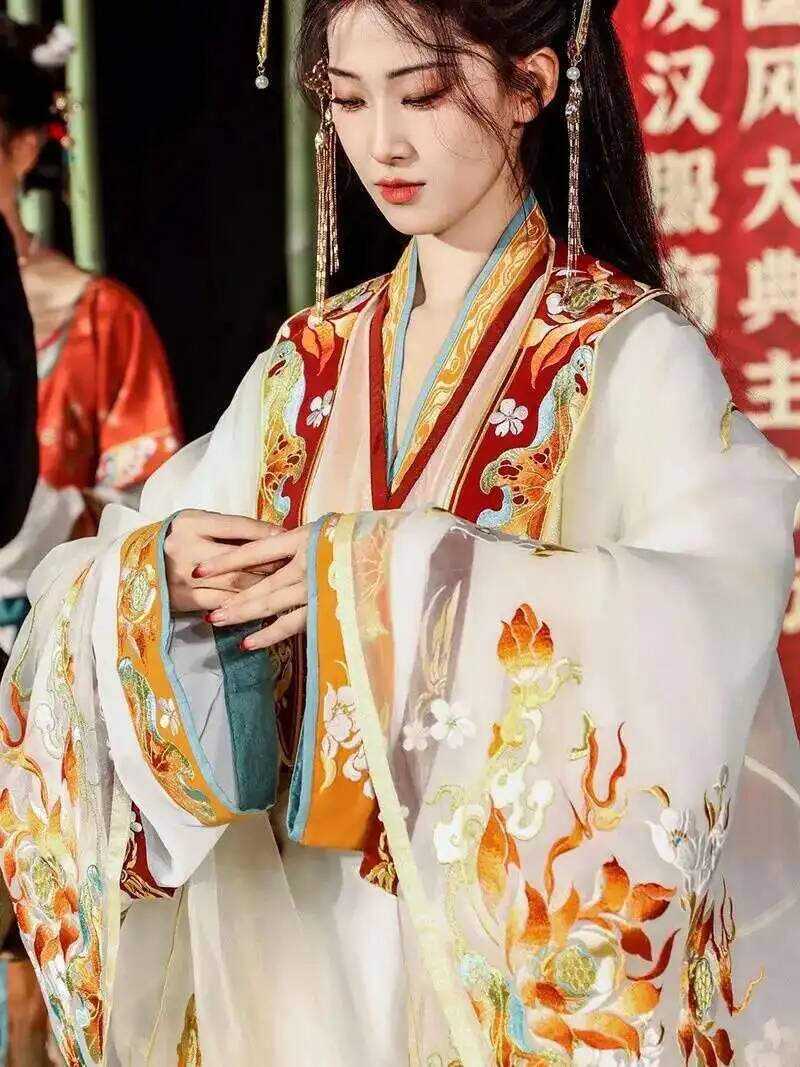 Ming Dynasty Hanfu Embroidery  - Embroidery Craft のレビューと価格